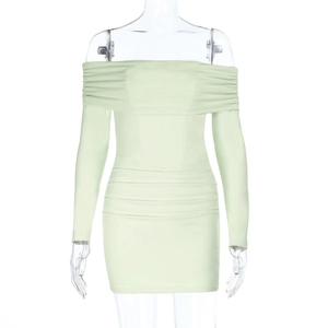 Robe courte moulante à épaules dénudées et manches longues vert clair plissée