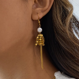 Vintage 18K gold plated stainless steel mesh earrings with white pearl and long tassels