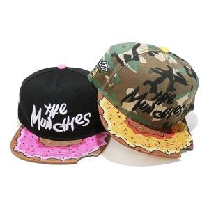 Casquettes snapback hip-hop avec motifs donuts et pizza et bords entaillés uniques