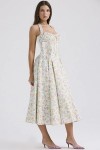 Detailed view of the slim-fit floral print summer dress featuring delicate spaghetti straps