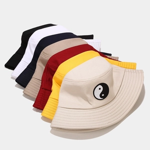 Lot de bobs en coton multicolores empilés avec broderie Yin Yang Tai Chi tendance