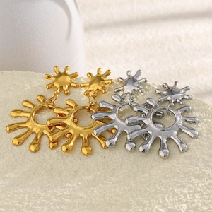 Boucles d'oreilles soleil en acier inoxydable 18K or et argent sur pierre blanche