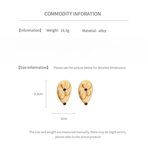 Detailed infographic of vintage gold flower earrings with size and alloy material specs