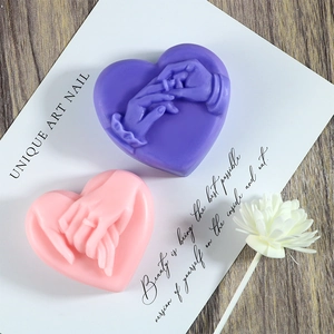 Heart Shaped Silicone Mold Hand Holding Relief 3D Romantic Proposal Theme For DIY Candle Soap Resin Gypsum Crafting