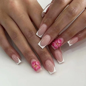 Elegant French Blush Press On Nails With 3D Flower Rhinestones Decor Handcrafted Pink White Long Square Artificial Nails For Women Daily Party Manicure Gift