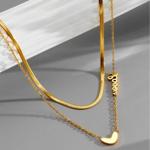 Collier double couche en acier doré avec chaîne serpent plate et pendentif cœur forever