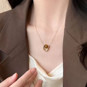 Vintage Women Necklace Stainless Steel Tiger Eye Stone U-Shaped Horseshoe Pendant Minimalist Geometric High-End Jewelry