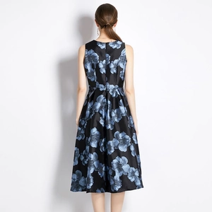 Elegant sleeveless floral midi dress with slimming waist design and back zipper detail