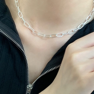 Minimalist S925 sterling silver paperclip link chain choker necklace on a model