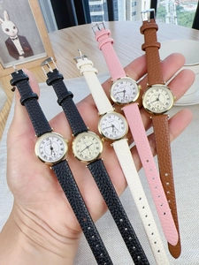 Classic Roman numeral quartz watches for women with leather straps in five colors