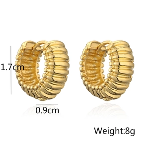 Detailed size specifications of 18K gold plated twisted hoop earrings for women