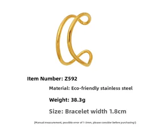 Dettaglio del bracciale geometrico in acciaio inossidabile placcato oro 18k e misure