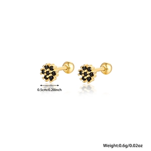 Detail of 925 silver flower earrings showing 0.5cm diameter and 0.6g weight specs