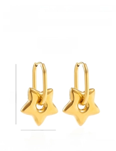 Detailed view of gold-plated star earrings with 30x20mm dimensions and weight specs