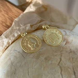 Classic 925 sterling silver gold-plated British Elizabeth coin stud earrings for women