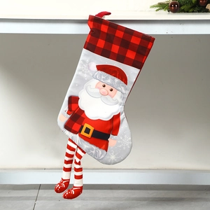 Calza di Natale a quadretti con Babbo Natale e lunghe gambe a strisce da appendere
