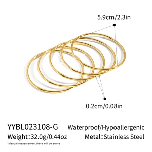 Detail view of 6 pieces 18K gold plated stainless steel bangles with size dimensions