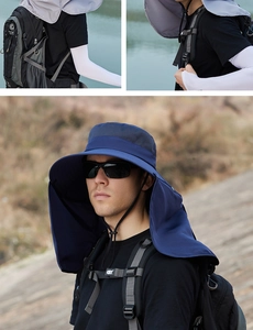 Détail du chapeau de soleil bleu marine avec maille respirante et protège-nuque
