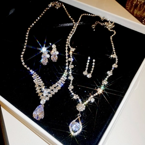 Collier Et Boucles D'oreilles En Alliage Avec Zircone Strass De Luxe Bijoux De Mariage Élégants Pour Femmes