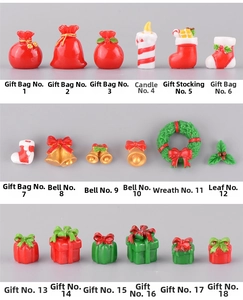 Détails de 18 figurines de Noël miniatures en résine avec cloches et chaussettes