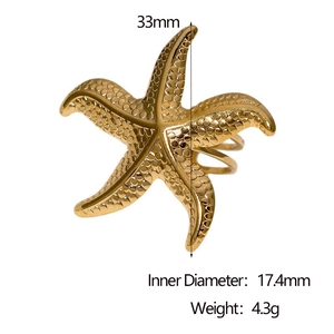 Detailed view showing dimensions and weight of golden starfish open ring in 33mm height