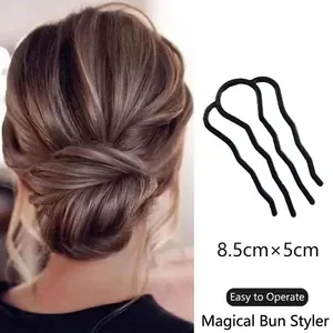 Détail d'épingle à cheveux en U noire pour chignons, dimensions 8,5cm x 5cm et effet de style