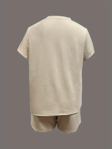 Set casual beige due pezzi con maglietta a maniche corte e pantaloncini, vista posteriore