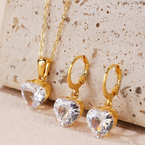 Three-piece heart-shaped zircon jewelry set with gold-plated stainless steel chain and earrings