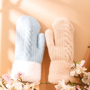 Winter cable knit mittens for women with plush cuffs in blue and pink color variants