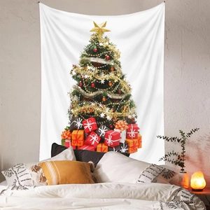 Dettaglio dell'arazzo albero di Natale con scatole regalo in una camera accogliente