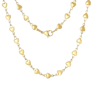 Minimalist golden heart link chain necklace with lobster clasp in stainless steel