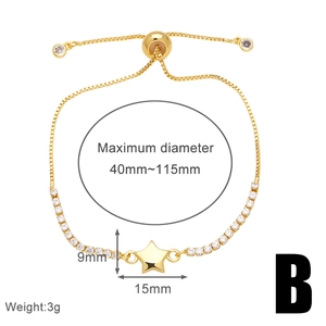 Detailansicht eines verstellbaren Goldstern-Armbands mit Boxkette und Zirkonia