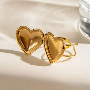 Bague médaillon cœur doré en acier inoxydable ajustable avec compartiment photo