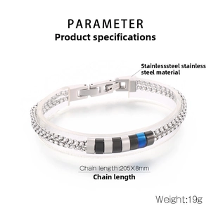Détail du bracelet à double chaîne perlée en acier inoxydable de 205 mm de long et 8 mm