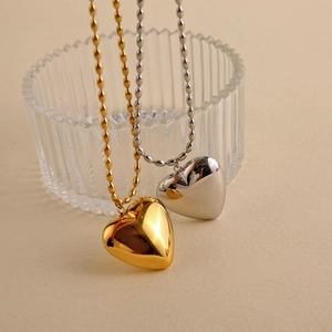 Modern stainless steel heart pendant necklaces in gold and silver with stylish bead chains