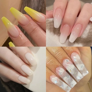 Coffret de vernis gel blanc laiteux avec dégradés et décorations pailletées étoiles