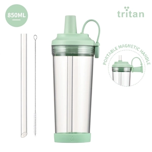 Detailed view of 850ML Tritan boba cup set with straw, brush and magnetic handle