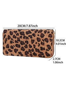 Portafoglio lungo leopardato in sughero con cerniera dorata e misure 20x10,2 cm
