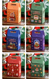 Weihnachtsgeschenkbox Detail mit bunten Papiertüten und festlichen Motiven für Feiertage.