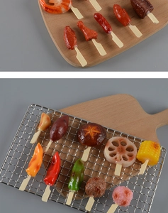 Detailset van realistische PVC barbecue voedselminiaturen met garnalen en maïs