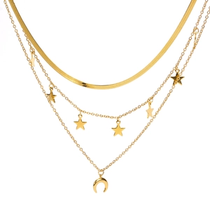 Collier doré à trois couches avec pendentifs étoiles, lune et chaîne serpent chic