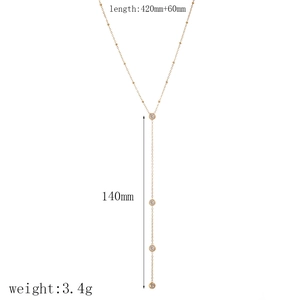 Vue détaillée du collier en Y en acier doré avec paramètres de taille et de poids