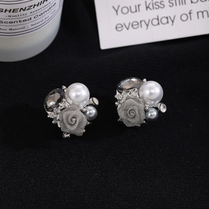 Rose Flower Stud Earrings Alloy Mesh Artificial Pearl And Crystal With Silver Earring Post French Retro Elegant Women