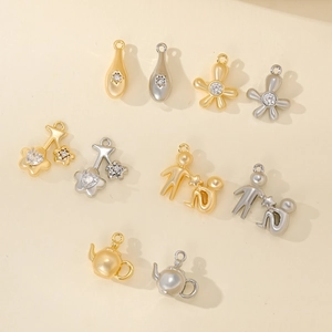 DIY jewelry pendants with geometric shapes and zircons in gold and silver finish
