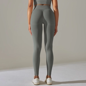 Vue détaillée du legging de yoga sans couture taille haute avec effet push-up fessier