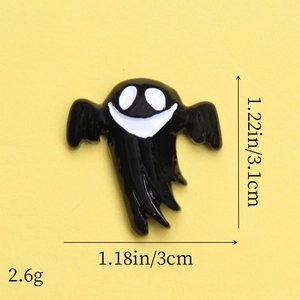 Macro view of black resin ghost charm for DIY hair clips with size and weight specs