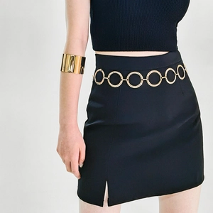 Ceinture Chaîne à Anneaux Métalliques Minimaliste pour Femmes Chaîne de Taille Ajustable Géométrique pour Robes Costumes Accessoire Mode