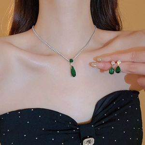 Elegant silver jewelry set with dark green waterdrop zircon necklace and earrings