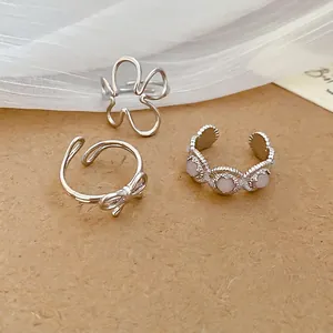 Bague Ajustable Ouverte À Fleurs Creuses Nœud Papillon Et Perles En Résine Bande En Cuivre Texturé Bijou Vintage Femme