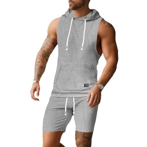 Ensemble homme débardeur à capuche et short en tricot gris avec texture gaufrée moderne